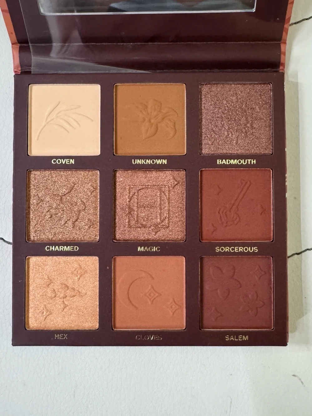 HipDot Eyeshadow Palette in Coral Red